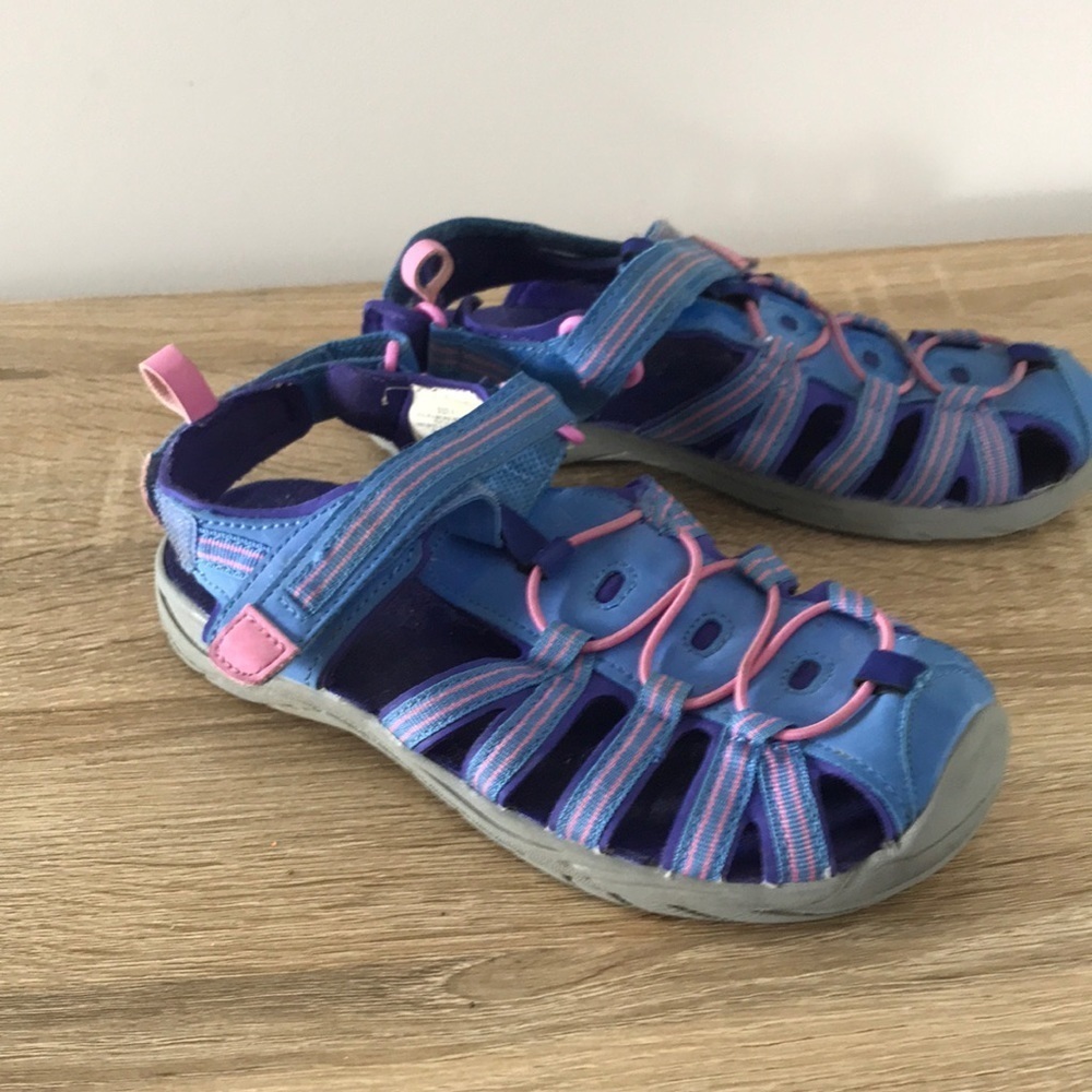 Cat and Jack saltwater sandals girls size 4
